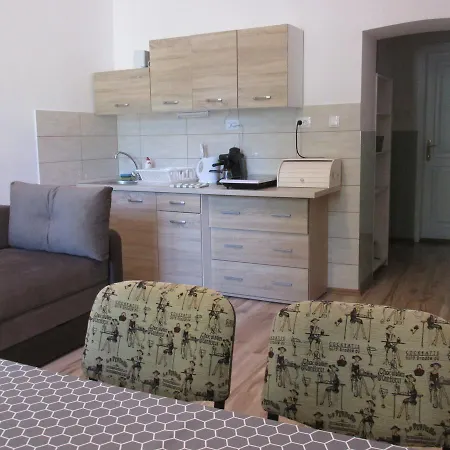 Lizy Apartman Apartment Erlau